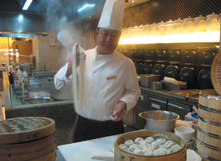 酒店各亮服务“绝活儿”-经济网-中国经济周刊