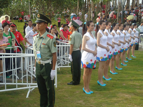 橄榄绿,在世界的目光中接受检阅-经济网-中国经