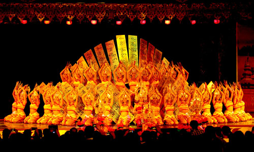 云南西双版纳曼听公园三八精彩呈现