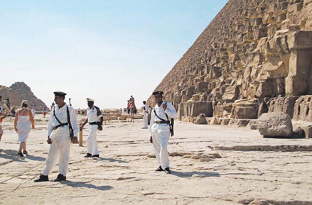 埃及的旅游警察-经济网-中国经济周刊